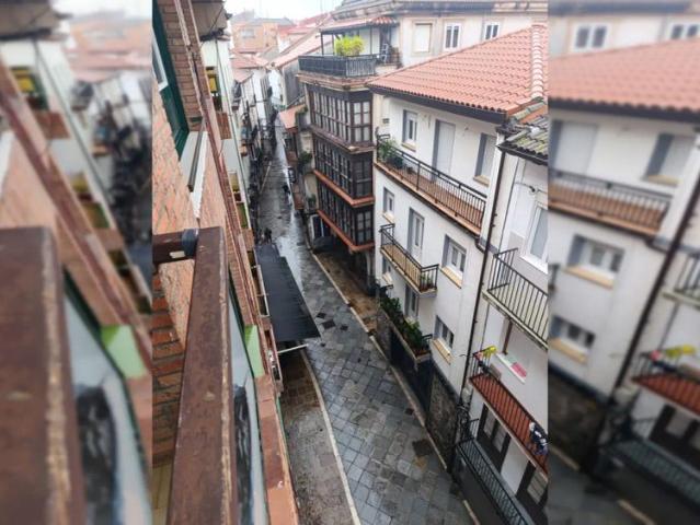 3 bedroom apartment for rent in Castro Urdiales, bills included