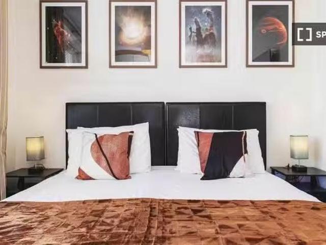 3 bedroom apartment for rent in Docklands South, Dublin