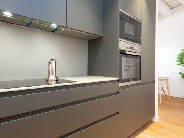 3 bedroom apartment for rent in El Gòtic, bills included