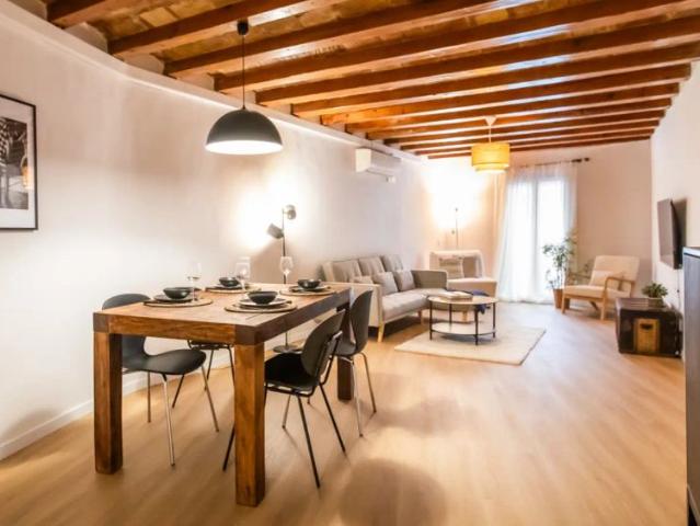 3 bedroom apartment for rent in El Raval, Barcelona