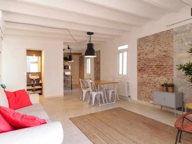 3 bedroom apartment for rent in El Raval