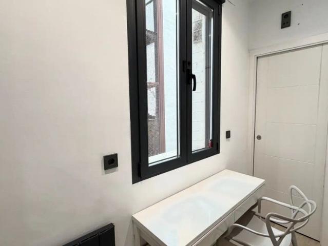 3 bedroom apartment for rent in Embajadores, bills included