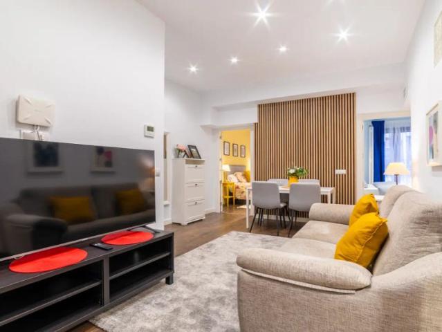 3 bedroom apartment for rent in Embajadores