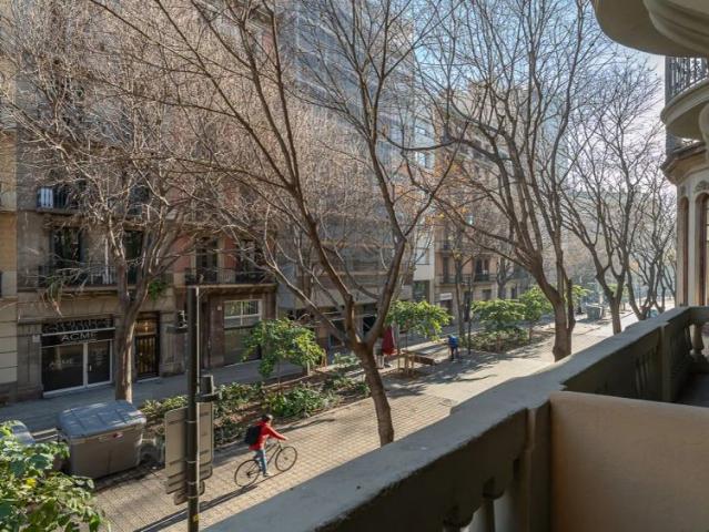 3 bedroom apartment for rent in la Nova Esquerra de l'Eixample, bills included