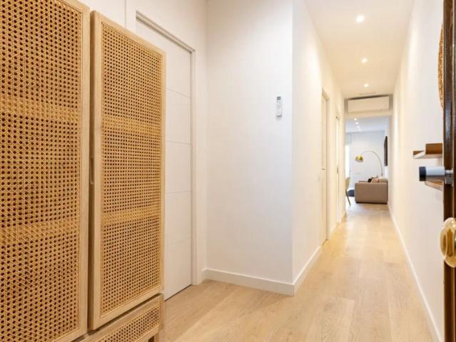 3 bedroom apartment for rent in La Sagrada Família, bills included