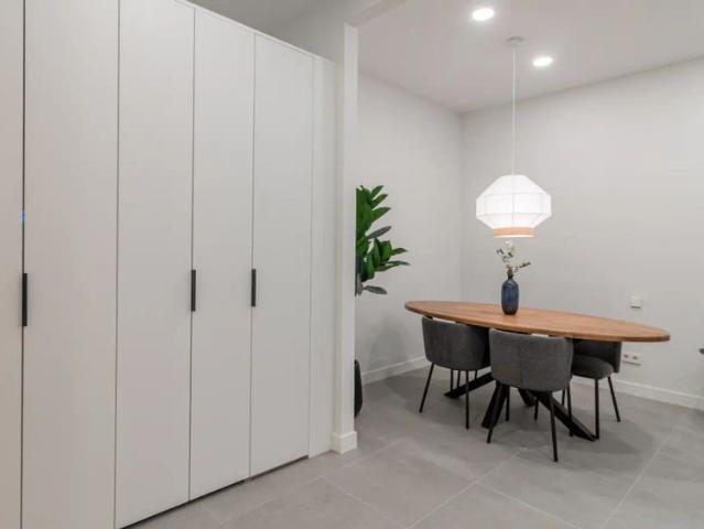 3 bedroom apartment for rent in Palacio, Centro