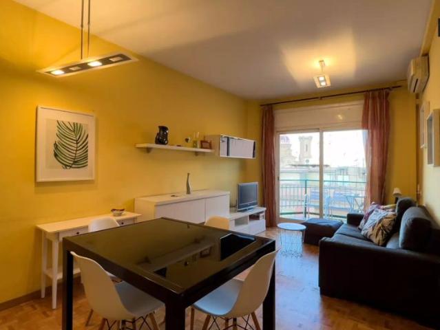 3 bedroom apartment for rent in Sant Andreu, smoking allowed