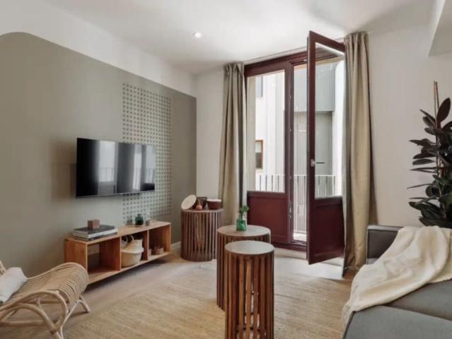 3 bedroom apartment for rent in Sant Pere Santa Caterina i la Ribera