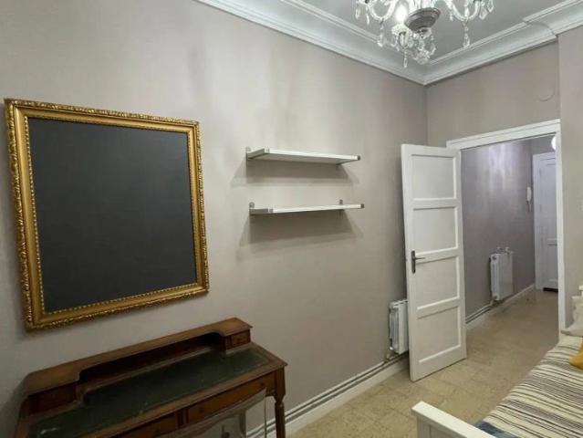 3 bedroom apartment for rent in Zaragoza, all bills included