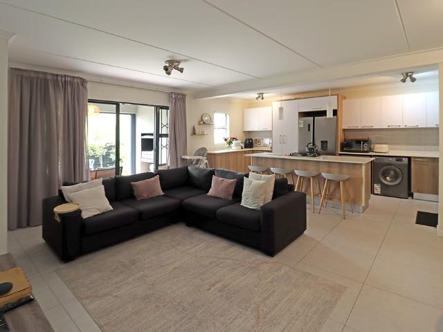 3 Bedroom Apartment For Sale in Modderfontein