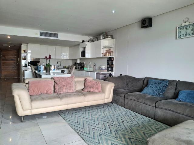 3 Bedroom Apartment For Sale in New Town Centre