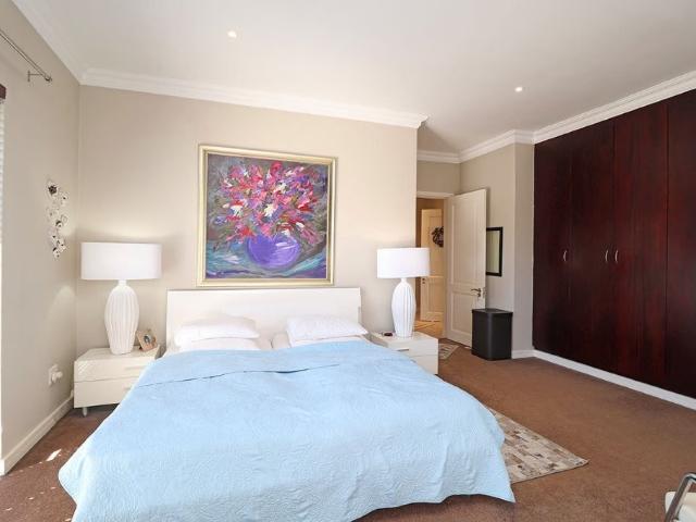 3 Bedroom Apartment For Sale in Bedfordview