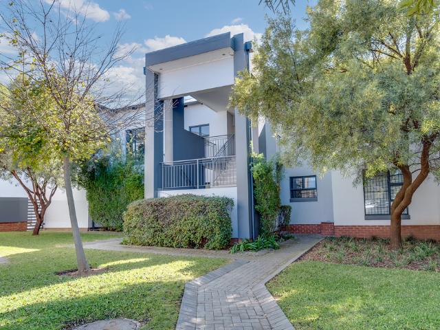 3 Bedroom Apartment For Sale in Broadacres