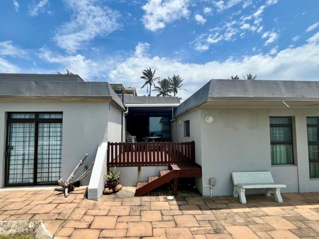 3 Bedroom Apartment For Sale in Compensation Beach