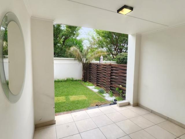 3 Bedroom Apartment For Sale in Greenstone Hill