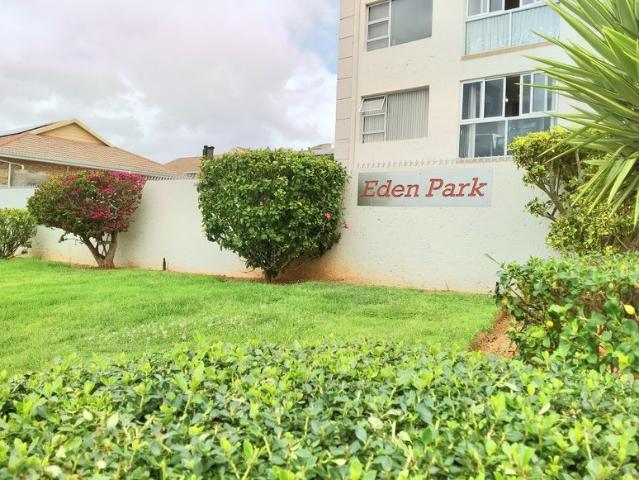 3 Bedroom Apartment For Sale in Hartenbos Central