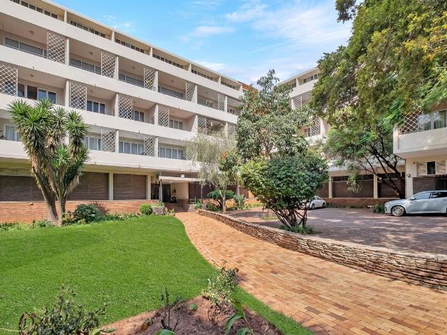 3 Bedroom Apartment For Sale in Illovo