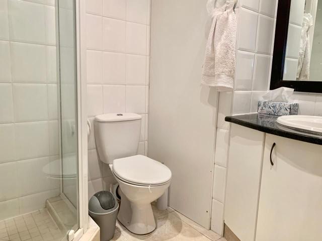 3 Bedroom Apartment For Sale in Westbrook