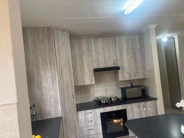 3 Bedroom house for sale in Wilgeheuwel, Roodepoort