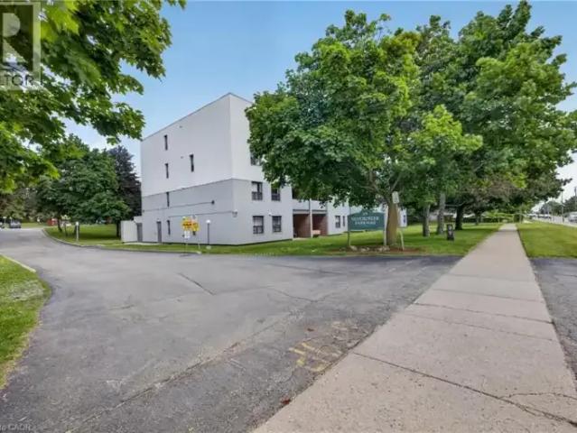 3 Bedroom Apartment Guelph ON 104257494