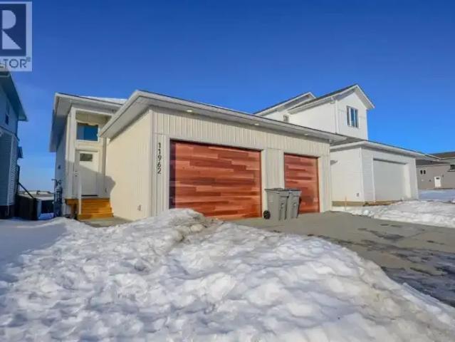 3 Bedroom Apartment Grande Prairie AB 102715441