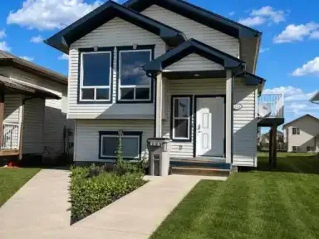 3 Bedroom Apartment Grande Prairie AB 104106769