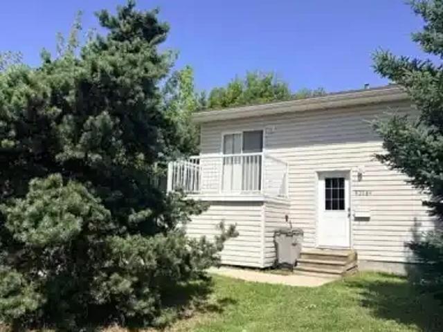 3 Bedroom Apartment Grande Prairie AB 104362886