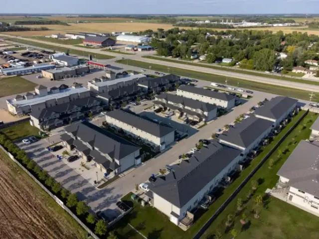 3 Bedroom Apartment Ile Des Chenes MB 103090508