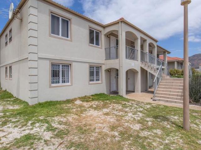 3 Bedroom Apartment in Muizenberg
