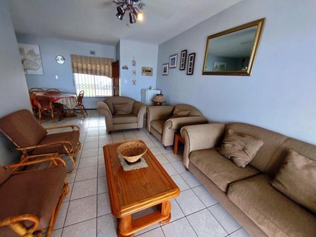 3 Bedroom Apartment in Manaba Beach