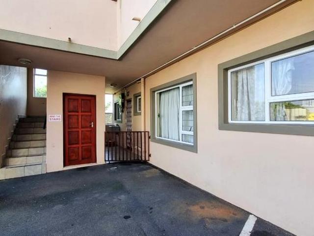3 Bedroom Apartment in Manaba Beach