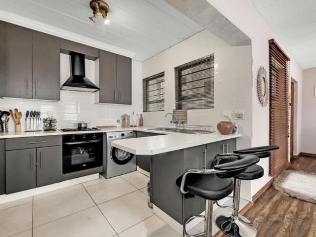 3 Bedroom Apartment in Maroeladal