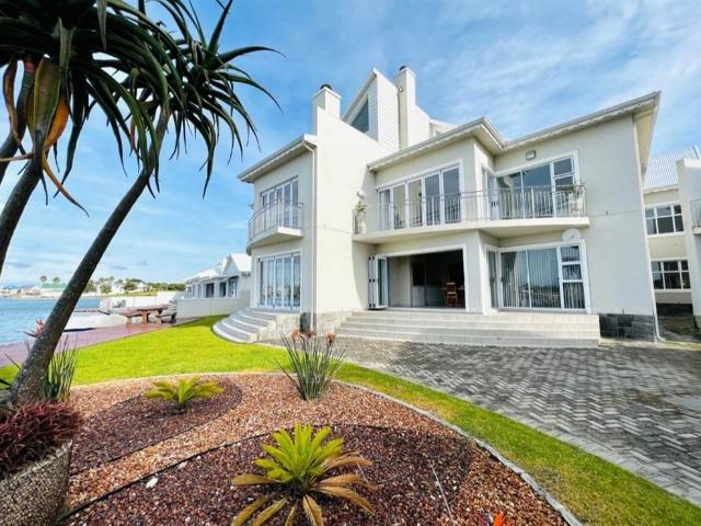 3 Bedroom Apartment in Marina Martinique