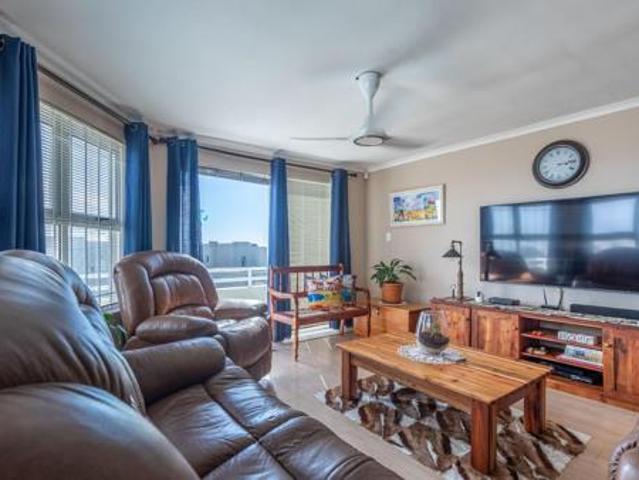 3 Bedroom Apartment in Melkbosstrand