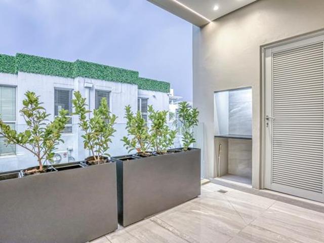 3 Bedroom Apartment in Melrose Estate