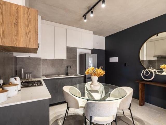 3 Bedroom Apartment in Menlo Park