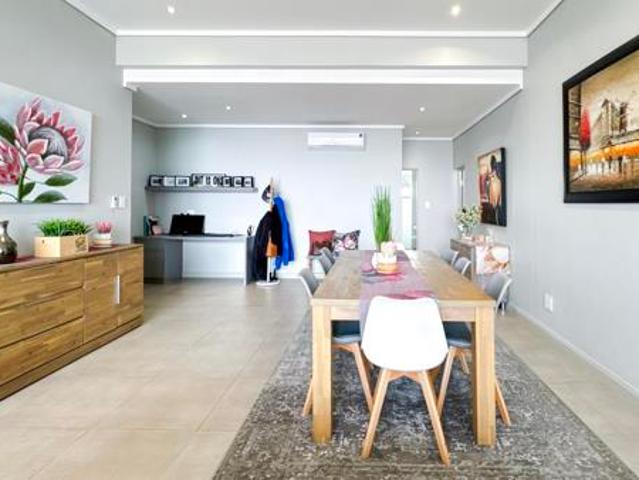 3 Bedroom Apartment in Midfield Estate