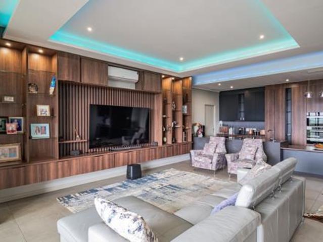 3 Bedroom Apartment in Midfield Estate