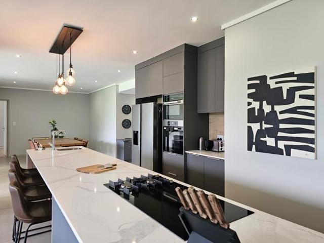 3 Bedroom Apartment in Midfield Estate