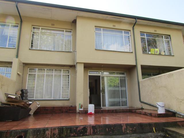 3 Bedroom Apartment in Mondeor