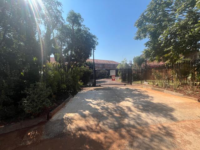 3 Bedroom Apartment in Montana Park