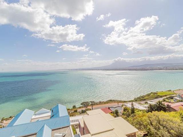 3 Bedroom Apartment in Mountainside
