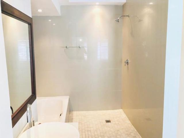 3 Bedroom Apartment in Mouille Point