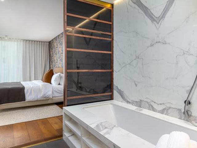 3 Bedroom Apartment in Mouille Point