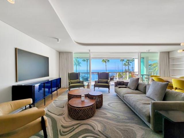 3 Bedroom Apartment in Mouille Point