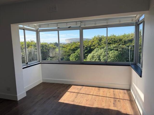 3 Bedroom Apartment in Mouille Point