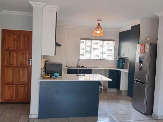 3 Bedroom Apartment in Newlands