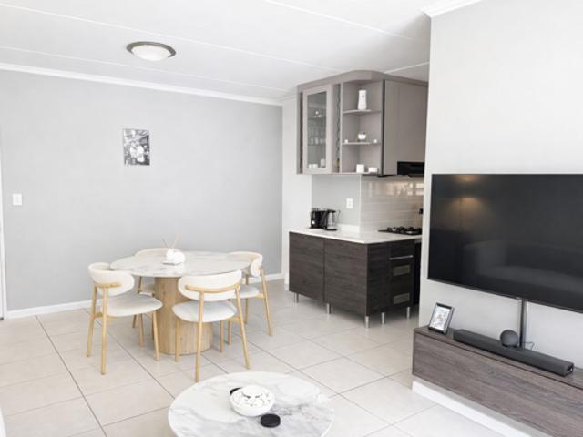 3 Bedroom Apartment in Olivedale