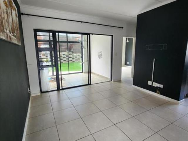 3 Bedroom Apartment in Olivedale