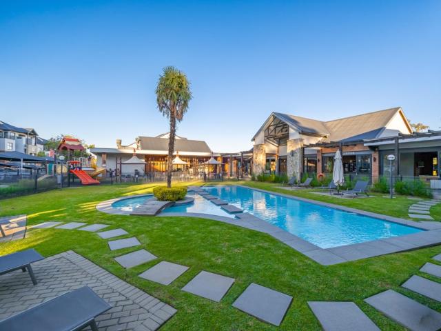 3 Bedroom Apartment in Olivedale